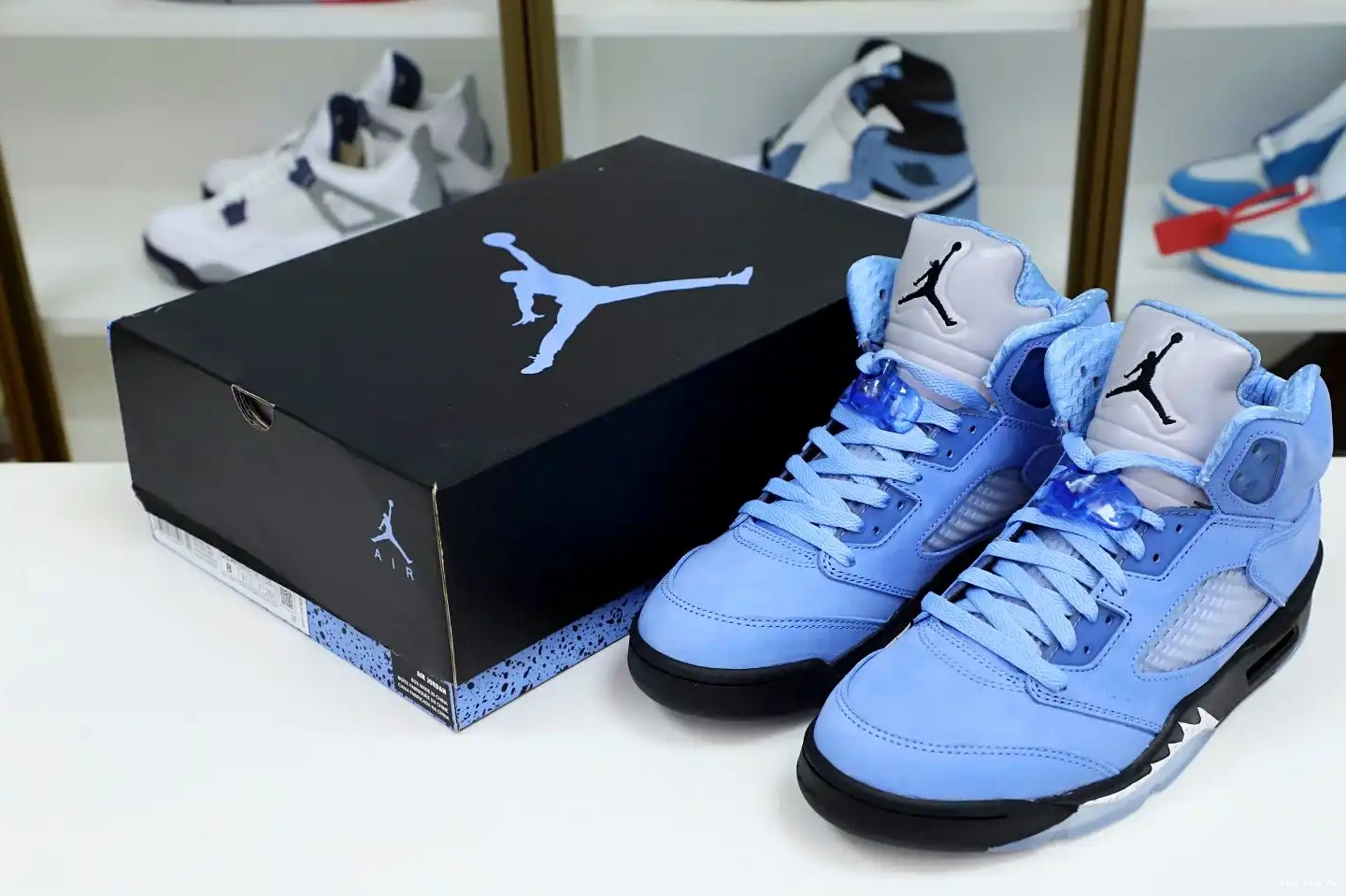 5 UNIVERSITY JORDAN SE Kimikick DV1310 401 BLEU RETRO AIR BLACK-WHITE BLUE 0409